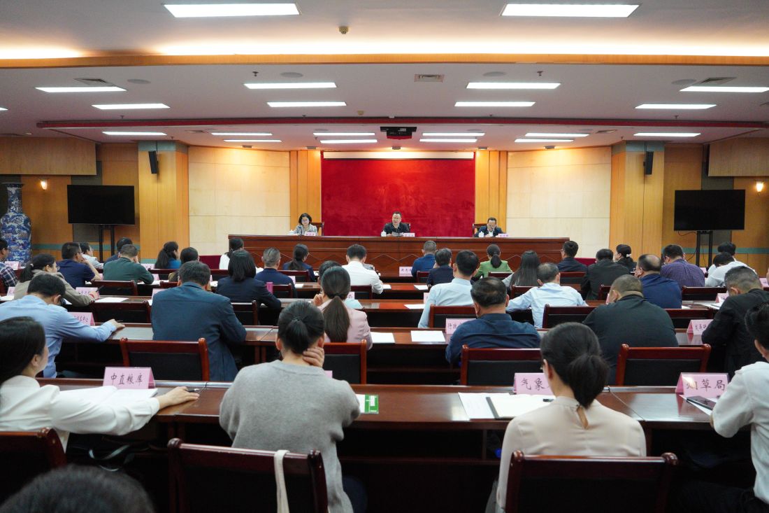 2025年4月10日，贺州市召开2025年全市档案工作会议，市委常委、秘书长、副市长匡永红出席会议并讲话。.JPG