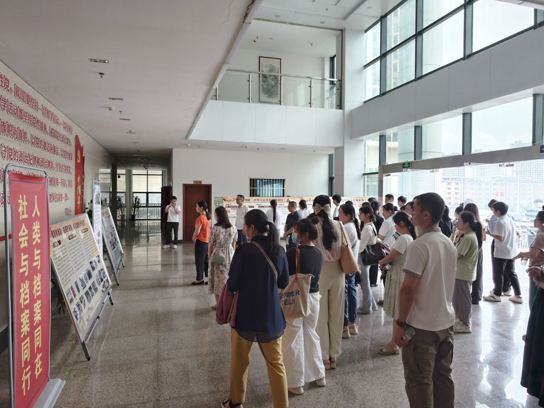 平乐县“请听档案说”主题展览2.jpg