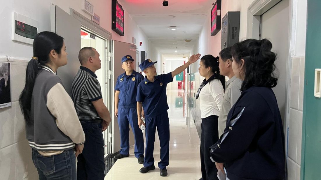 柳城县档案馆实战演练消防应急 织密档案安全“防护网”.jpg